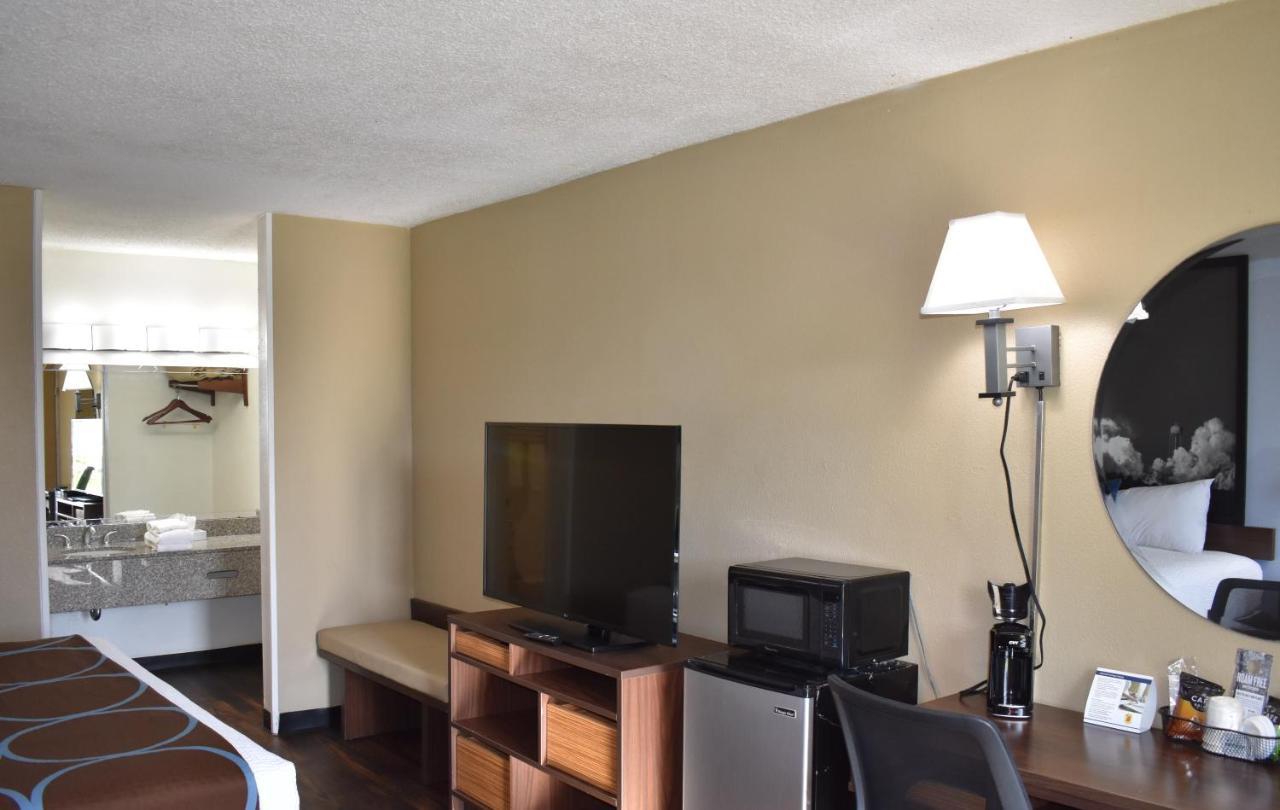 Super 8 By Wyndham Ocala I-75 Hotel Kültér fotó