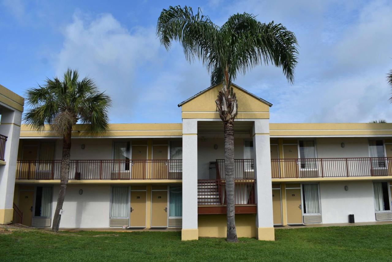 Super 8 By Wyndham Ocala I-75 Hotel Kültér fotó