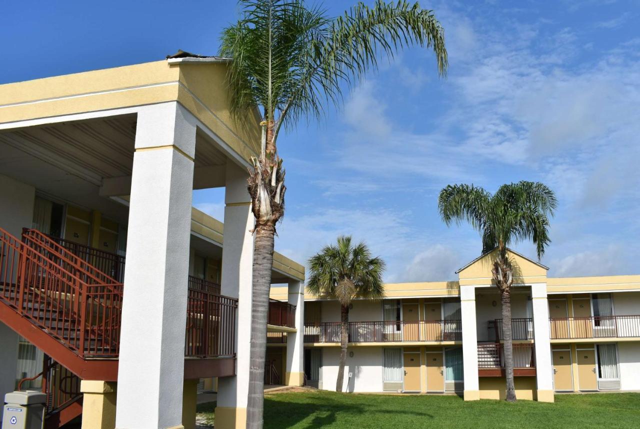Super 8 By Wyndham Ocala I-75 Hotel Kültér fotó