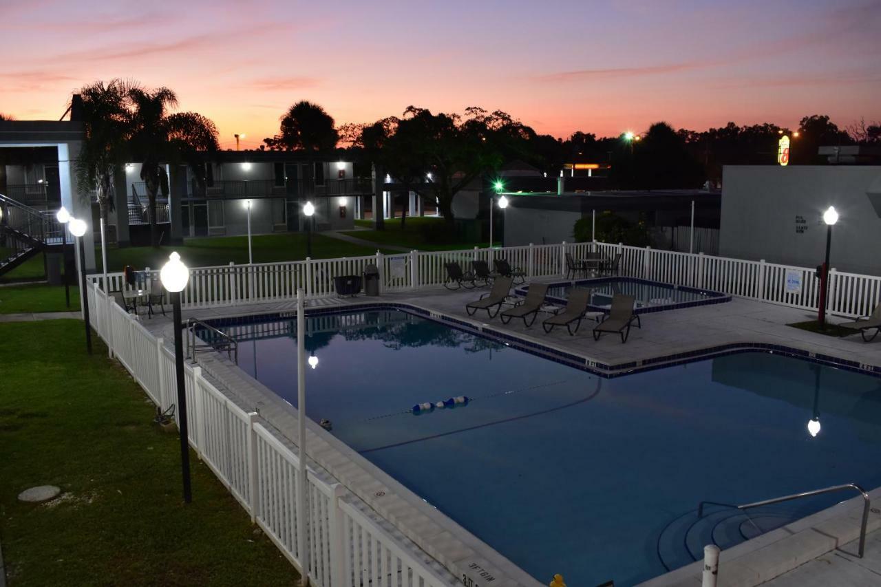 Super 8 By Wyndham Ocala I-75 Hotel Kültér fotó